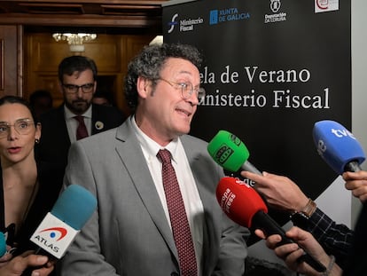 El fiscal general del Estado, Álvaro García Ortiz, atiende a los medios a su llegada este viernes a la clausura de la Escuela de Verano del Ministerio Fiscal, en el Pazo de Mariñán, Bergondo (A Coruña).