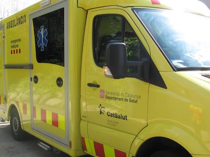Una ambulancia del Servei d'Emergències Mèdiques, en una imagen de archivo.