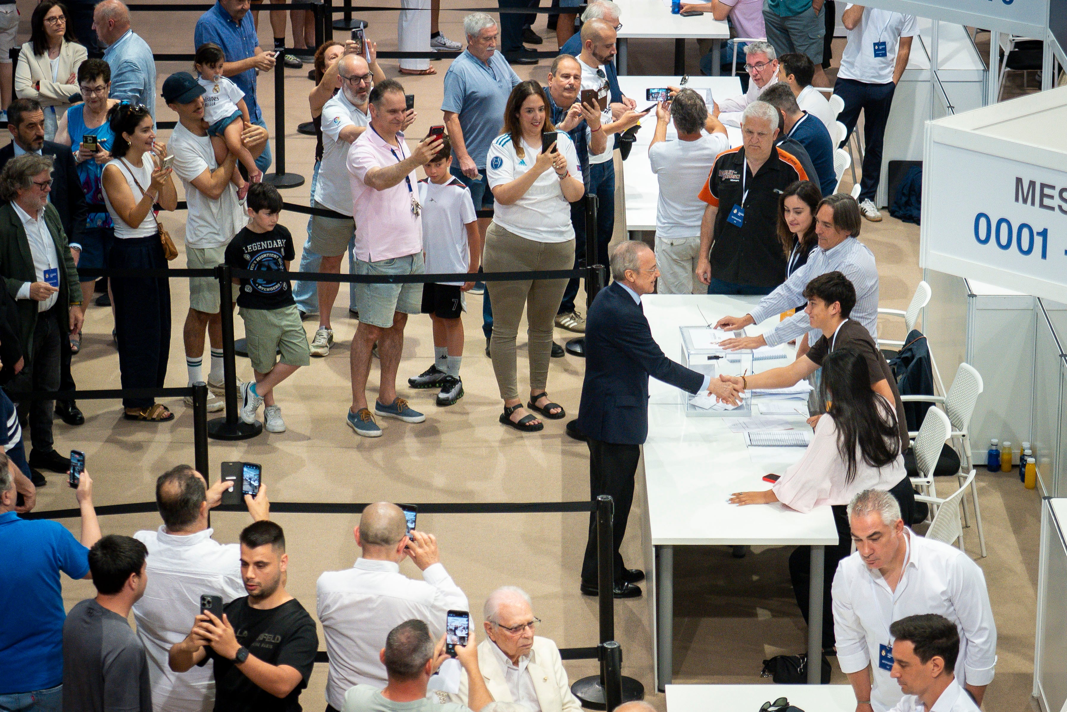 Anulados 400 votos por correo de la candidatura de Florentino Pérez en las elecciones del Real Madrid