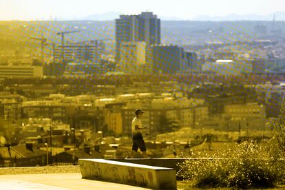 Vista de Madrid desde el Cerro del Tío Pío, en Puente de Vallecas.