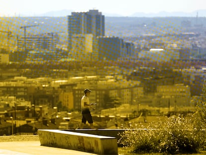 Vista de Madrid desde el Cerro del Tío Pío, en Puente de Vallecas.
