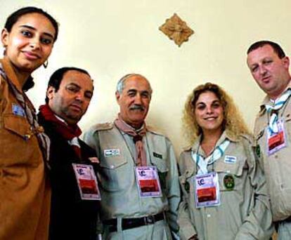 Ruth Ouazana, de los <i>scouts </i>israelíes de Francia, Derbel Mohamed, Fayek Hamdi, Kanor Ela e Ivan Gavish.