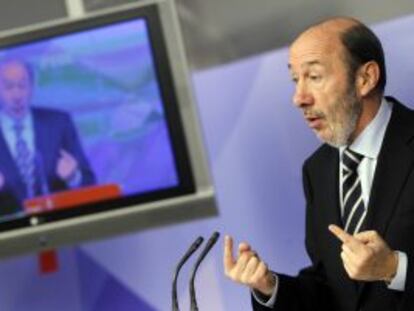 Rubalcaba, durante su intervención en rueda de prensa el pasado 31 de diciembre.