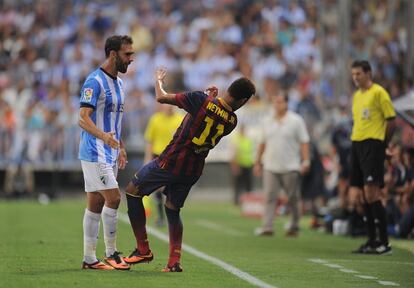 Gamez se encara a Neymar.