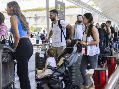 Los aeropuertos de Aena recibieron en agosto 27,3 millones de viajeros, cerca de niveles prepandemia