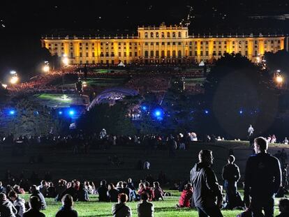 El Concierto Nocturno de Verano se celebra en los jardines del Palacio de Schönbrunn.