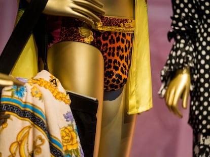 Unos calzoncillos con estampado de leopardo diseñados por Versace y que se pueden ver en su retrospectiva en Groninger, Países Bajos.