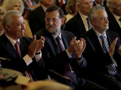 Rajoy, Arenas y Griñán en la toma de posesión de Zoido como alcalde de Sevilla.