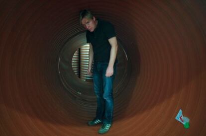 El artista Gregor Schneider en el Centro de Arte Dos de Mayo de Móstoles.