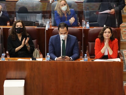 La presidenta de Madrid, Isabel Díaz Ayuso, en el pleno de la Asamblea.