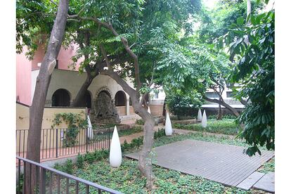 Jardí de la Casa Ignacio Puig, un pati amagat al barri Gòtic.