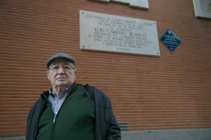 Eduardo Sánchez Gatell, junto a la Iglesia Francisco de Borja, en Madrid, donde estalló el coche bomba.