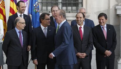 Imatge parcial de la foto de família de la V Conferència de Presidents de Governs Autònoms, reunits al Senat (Madrid), el 2 d'octubre del 2012.