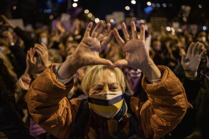 El movimiento feminista tenía ganas de retomar las calles tras la reclusión obligada por la pandemia. Y así lo ha hecho este martes, otro 8 de marzo para el recuerdo, con decenas de manifestaciones masivas por toda España.