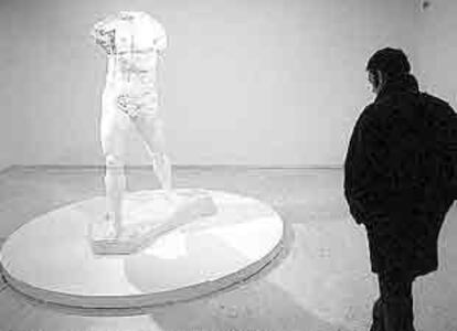 <b></b><i>L'homme qui marche,</i> pieza de August Rodin que se expone en la muestra del Koldo Mitxelena.