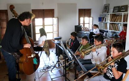 Una clase en el centro de musica Sedajazz.