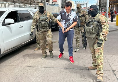 Julio César Chávez Jr. durante su deportación a México, en la frontera de Nogales, Arizona, el 21 de agosto 2025.