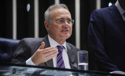 Renan Calheiros preside sessão do Senado no dia 1º de novembro.