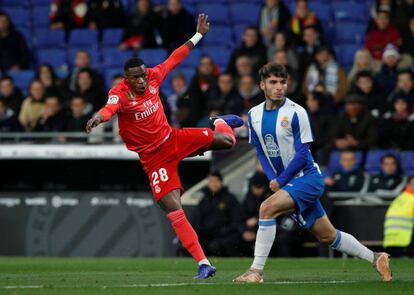 Momento del encuentro entre Espanyol y Real Madrid durante la jornada 21 de la Liga Santander de fútbol.