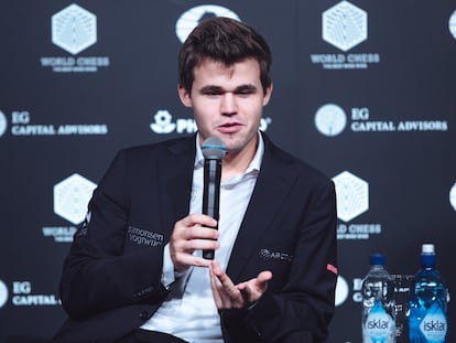 Carlsen, durante la conferencia de prensa posterior a su triunfo