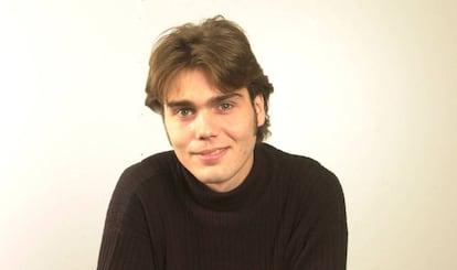 Carlos Navarro en 2001, cuando participó en Gran Hermano, en una foto promocional.