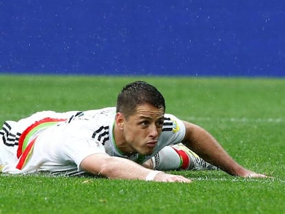 El Chicharito durante el partido contra Portugal