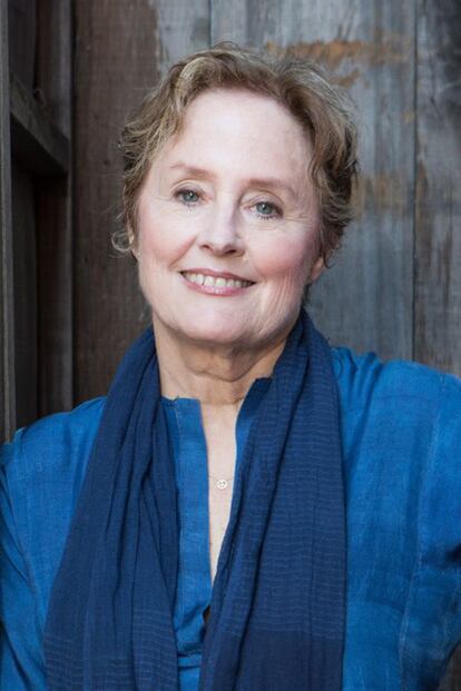 Alice Waters (1940) - Chef americana. Considerada como 'la madre de la cocina americana', la propietaria de Chef Panisse es una de las figuras ms influyentes en los fogones. Pionera y uno de los rostros ms visibles del movimiento por el uso de ingredientes orgnicos, Waters apuesta desde hace ms de 40 a?os por cultivar localmente todo lo que cocina. Autora de varios libros sobre cocina, Alice Waters compagina su pasin por la comida con su faceta como activista. Cre en 1996 la Fundacin Chef Panisse y es una fiel defensora de las polticas pblicas a nivel nacional para la reforma de los almuerzos escolares y el acceso universal a los alimentos saludables y orgnicos.