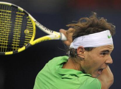 Rafa Nadal devuelve un golpe en su partido con Baghdatis.