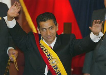 Lucio Gutiérrez ha tomado hoy posesión como presidente en una ceremonia celebrada en Quito.