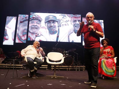 Lula, Mujica y la líder del PT en Río de Janeiro, Benedita da Silva, este sábado en la fiesta de anoversario.