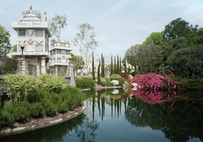 &#039;Pond&#039;, fotograf&iacute;a de Thomas Struth tomada en Disneyland. 