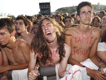 Asistentes al concierto, ayer por la tarde, de Tame Impala en el FIB Heineken.