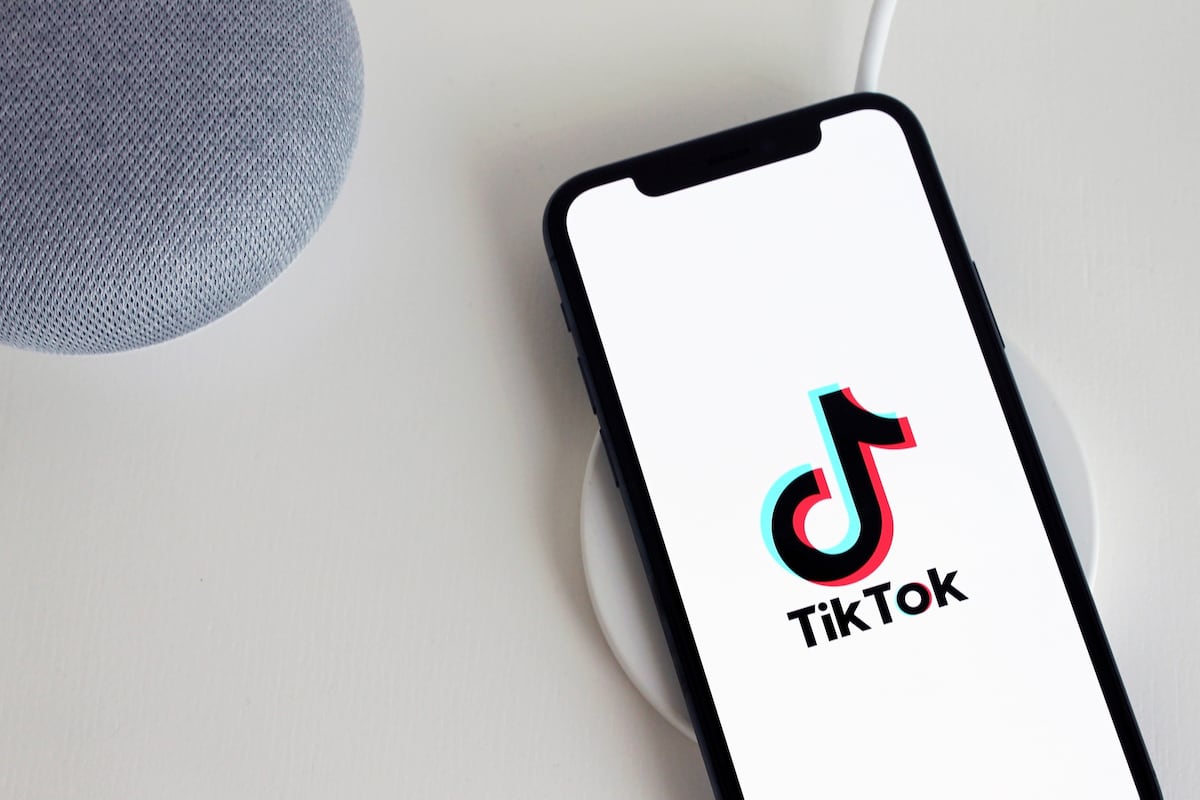 Bruselas acusa a TikTok de incumplir la ley por tener cuentas que exponen a los menores a “comportamientos depredadores”