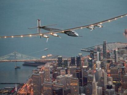 El avión propulsado por energía solar completa una nueva etapa en su intento de dar la vuelta al mundo