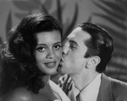 Robert De Niro besa a su primera esposa, Diahann Abbott, en Los Ángeles en 1977.