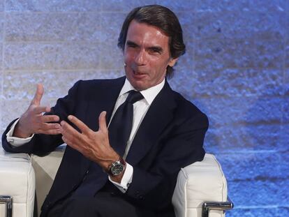 Aznar en el debate sobre el 40º de la Constitución en Madrid organizado por EL PAÍS y la Cadena SER.