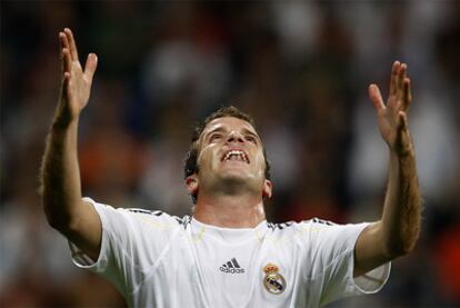 Van der Vaart se lamenta durante un partido con el Real Madrid.