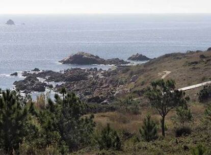 Punta de Couso, en Aguiño (Ribeira), donde estaba prevista una de las dos plantas eliminadas del plan acuícola.