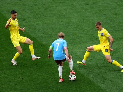 De Bruyne, con el balón este miércoles durante el partido entre Bélgica y Ucrania en Stuttgart.
