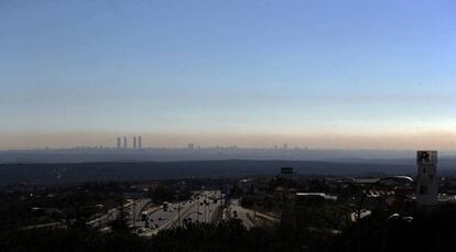 La 'boina' de contaminación de Madrid durante un episodio de alta polución.