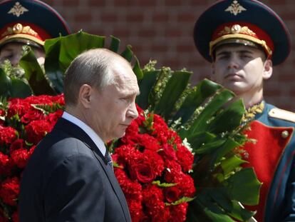 Putin, hoy, en el monumento al soldado desconocido en Mosc&uacute;, durante el 75 aniversario de la invasi&oacute;n nazi de la URSS.