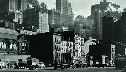 'West Street', de Berenice Abbott, de 1932.