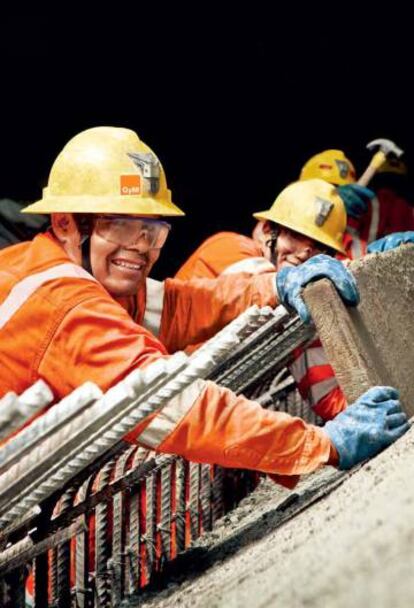 Trabajadores de la constructora peruana Gra&ntilde;a y Montero. 