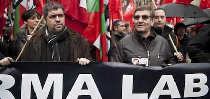 Los secretarios generales en Euskadi de CC OO, Unai Sordo, y de UGT, Dámaso Casado