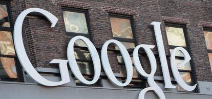 El logo de Google en la sede de la firma en Nueva York (EEUU).