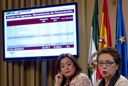 Mar Moreno y Carmen Martínez Aguayo, ayer, en el Palacio de San Telmo.