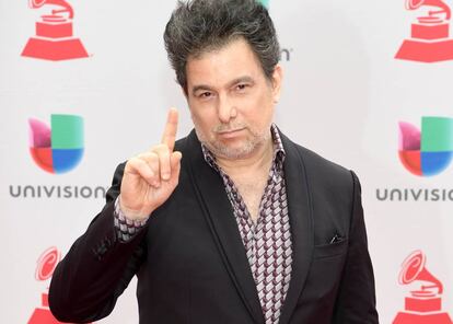 Calamaro en la alfombra roja de los premios Latin Grammy 2017 en Las Vegas.