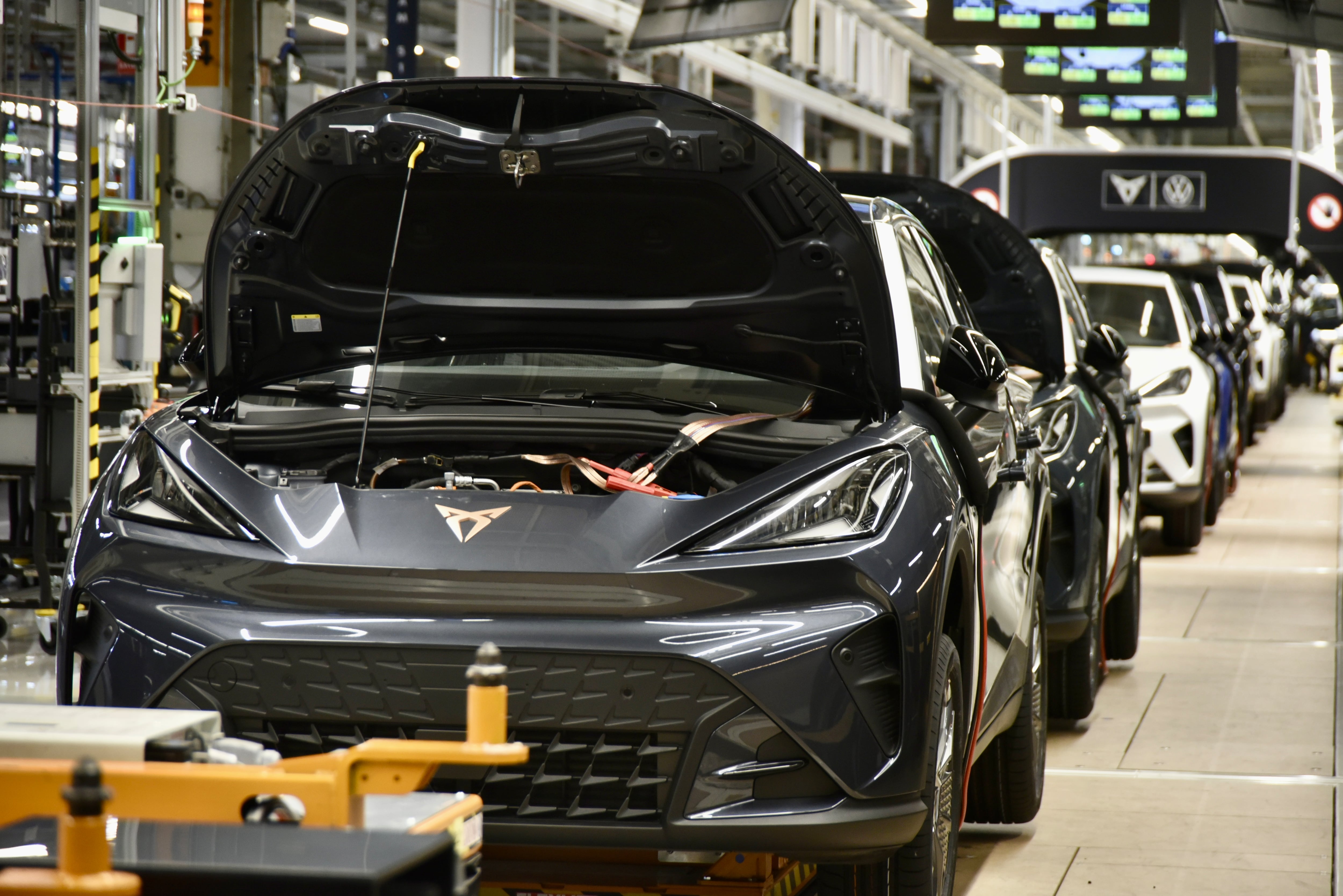 Seat inicia en Martorell la producción del Cupra Raval y el ID Polo, los primeros coches 100% eléctricos