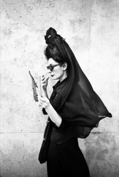 Diane Pernet retratada por Miguel Villalobos.