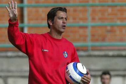 Quique Sánchez Flores, durante un entrenamiento al frente del Getafe.